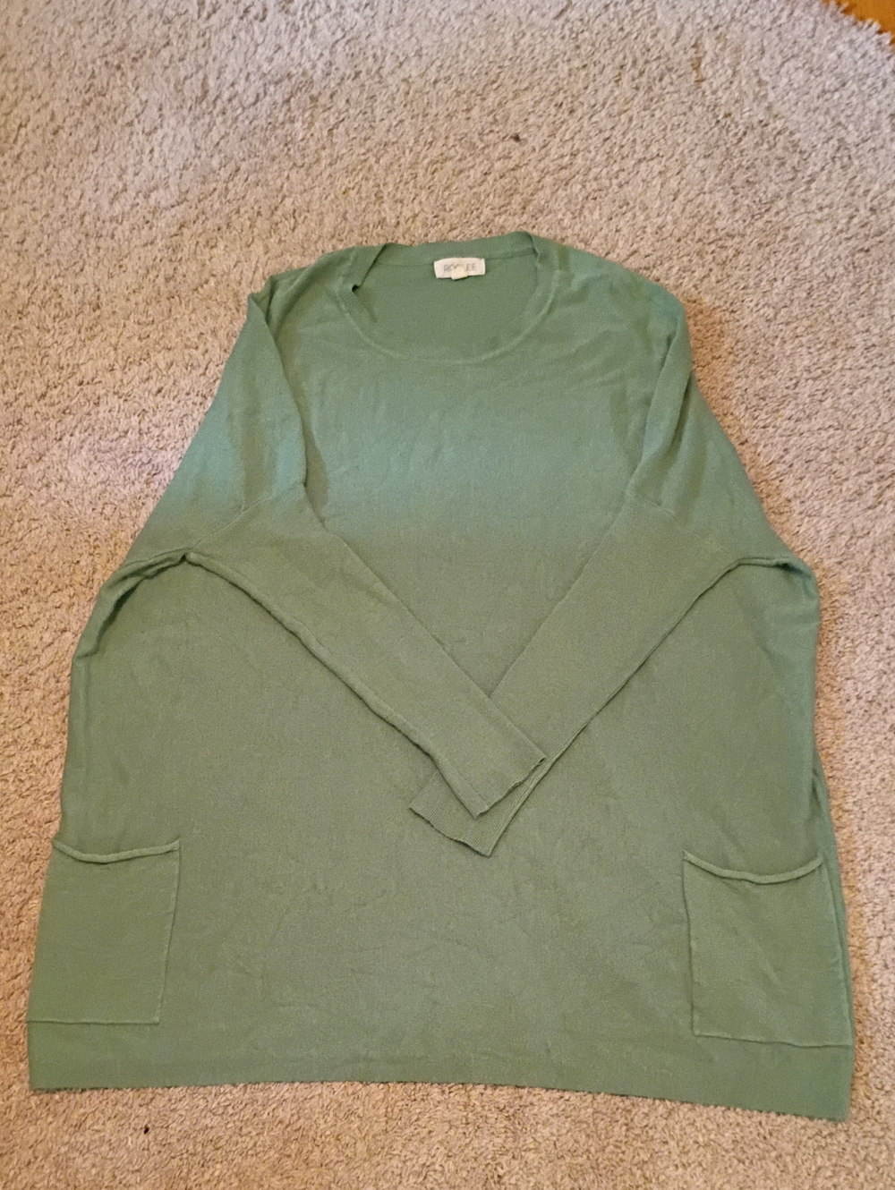 Roolee brand Light Green Women's Long-Sleeve Pocket Sweater